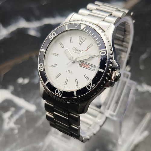Orient Quartz 10 Bar Day-Date Diver watch used, vintage 1985–1992