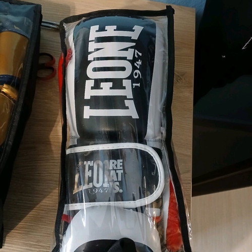 Boxing gloves for kickboxing and Muay Thai like new