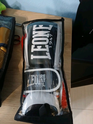 Boxing gloves for kickboxing and Muay Thai like new