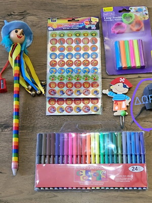 School set rainbow theme new with 24 markers and gift