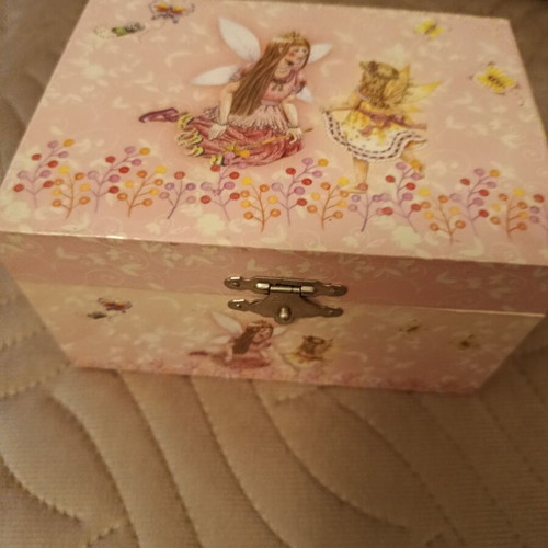 Pink jewelry box used, suitable for children and adults