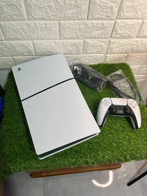 PlayStation 5 Slim 500GB σαν καινούργιο με έναν χειριστήριο