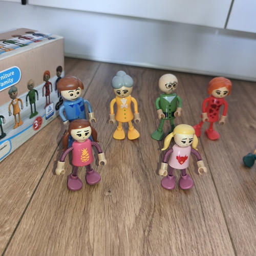 Playtive wooden family figures set of 6