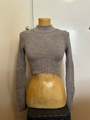 Bershka knitwear crop top size XS/S with stretch