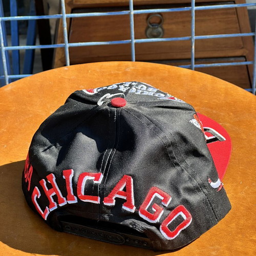 Vintage Chicago Bulls Looney Tunes Snapback Cap NBA, size 58
