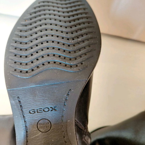 Geox black leather boots used, size 37
