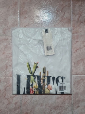 Levi's T-shirt καινούργιο, μέγεθος M, άσπρο