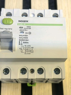 Noark 3-phase leakage relay like new