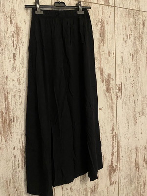 Black Maxi Skirt Sinsay new with side slit and elastic waist