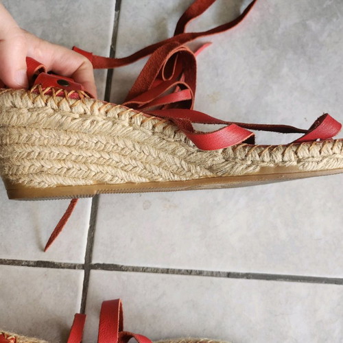 Leather red lace up espadrilles like new, size 40