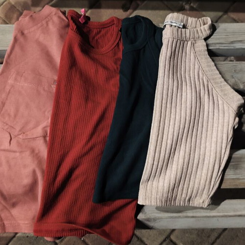 Bershka tops pack of 4 used, size S, beige and red