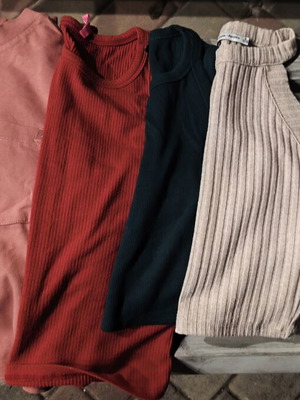 Bershka tops pack of 4 used, size S, beige and red