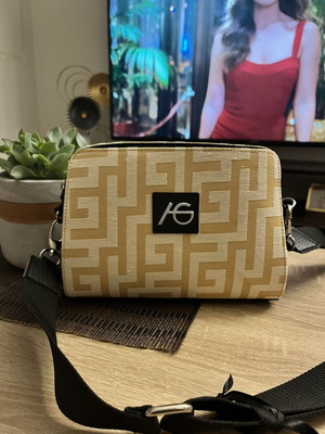 Ari Gorgio crossbody bag new with geometric meander pattern