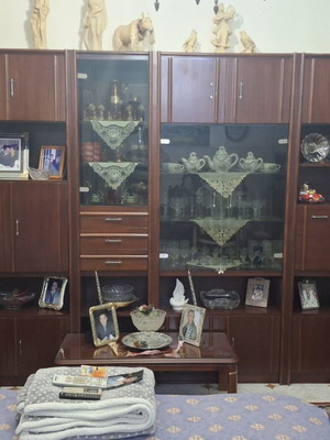 Composite unit like new with 2 display cabinets