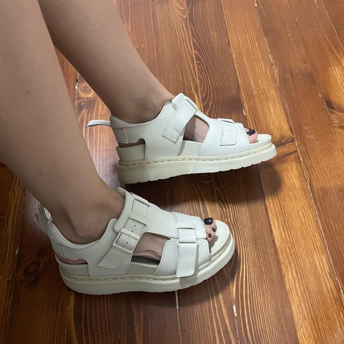 Dr. Martens Kamilah off-white sandals like new, size 39