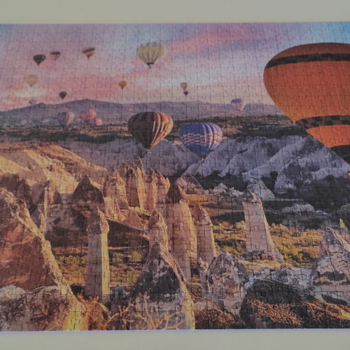 Puzzle used 1000 pieces with hot air balloons
