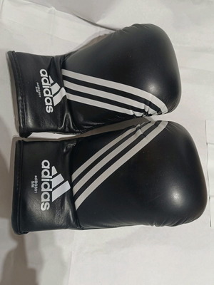 Γάντια box Adidas μεταχειρισμένα, καλή κατάσταση