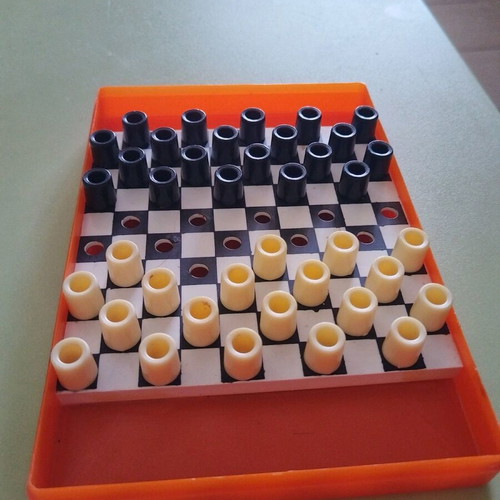 Vintage mini checkers board game used, plastic, 70s