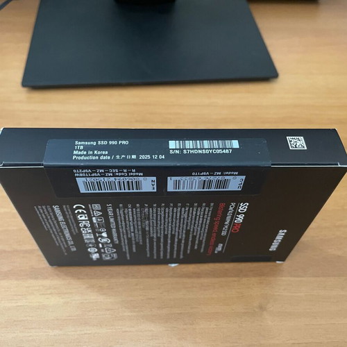 Samsung 990 Pro PCIe 4.0 NVMe M.2 SSD 1TB new, sealed