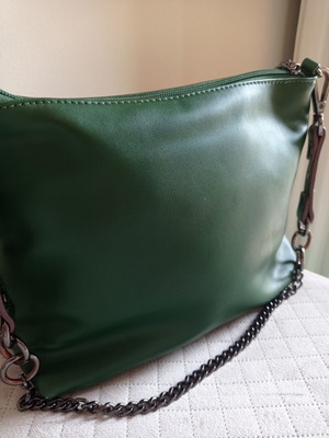 Axel shoulder bag medium size like new, green