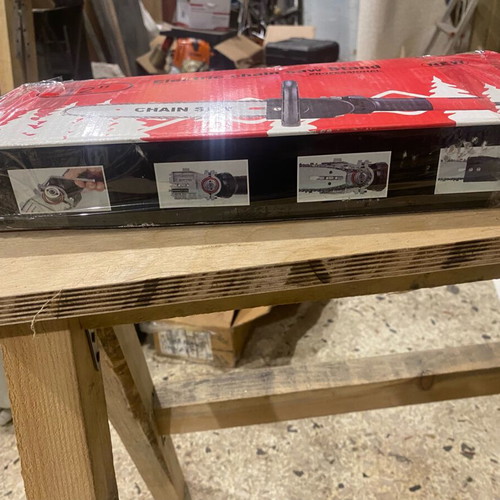 Chainsaw 12 inch new, lightweight and practical