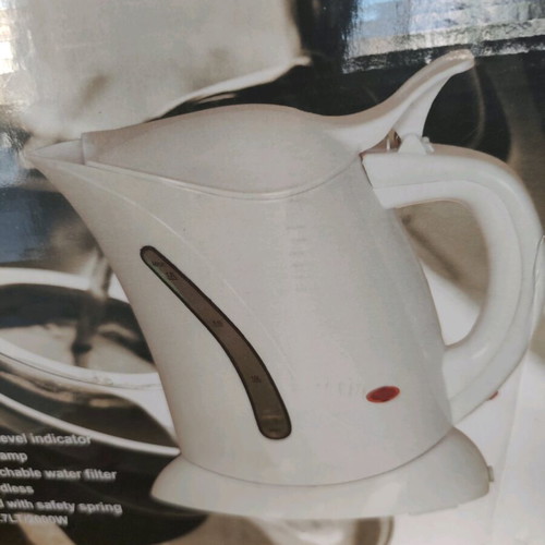 Oskar kettle 1.7 L 2000W new with original packaging