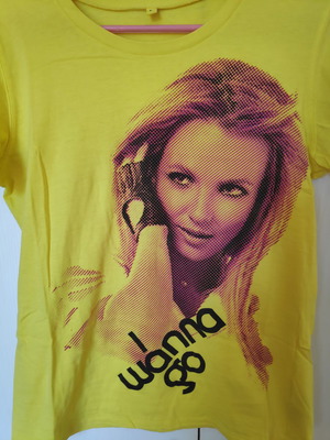 Britney Spears T-shirt καινούργιο, Femme Fatale Tour 2011, μέγεθος L, κίτρινο