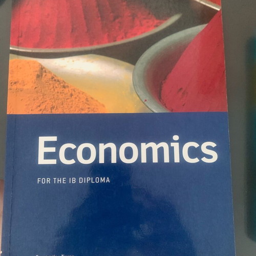 Economics IB diploma like new, ideal for students