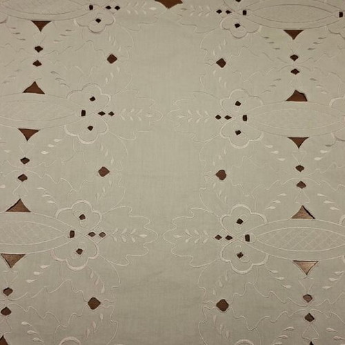Vintage table runner with white Richelieu cutwork embroidery (71x67 cm)