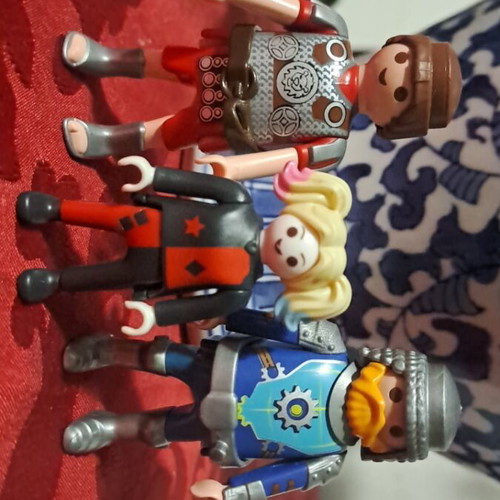 Playmobil authentic like new, pack of 3 pieces