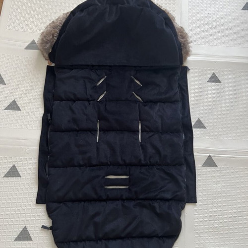 La Millou Footmuff like new with waterproof lining and removable fur hood