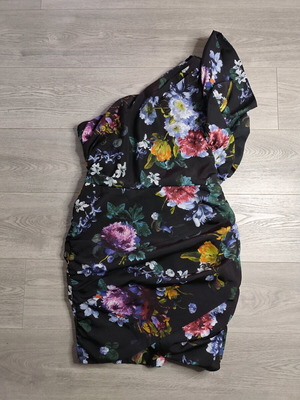 H&M One Shoulder Floral Dress new with tags, black multicolor