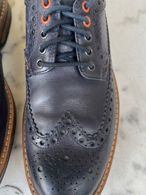 Clarks blue leather oxfords size 41 like new