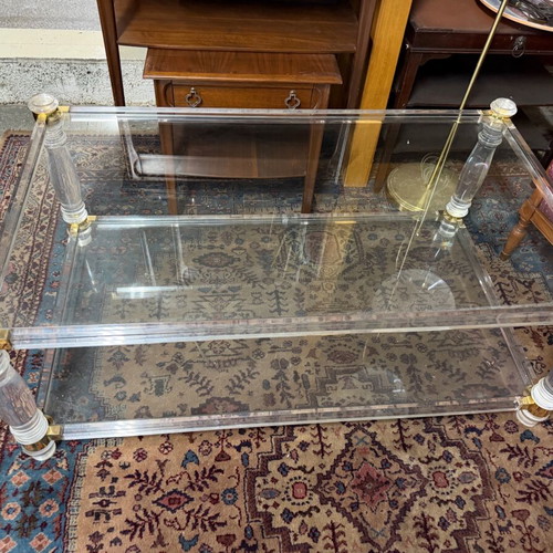 Plexiglass living room table like new with 2 glass levels