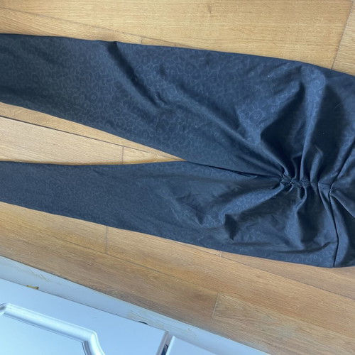 Black leggings used, enhances buttocks