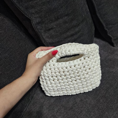 Knitted white bag like new