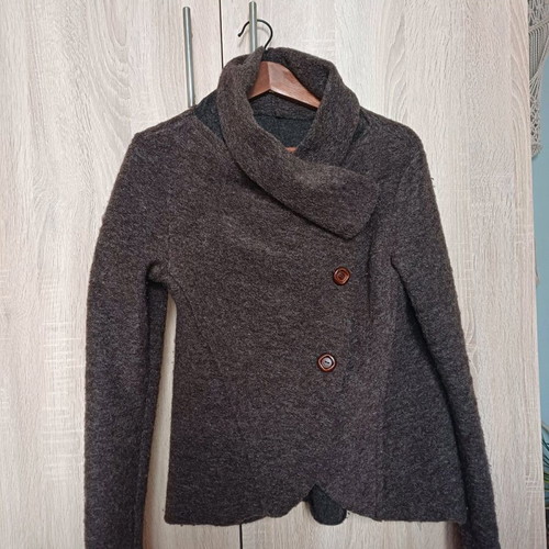 Brown cardigan medium like new, thin felt-like fabric
