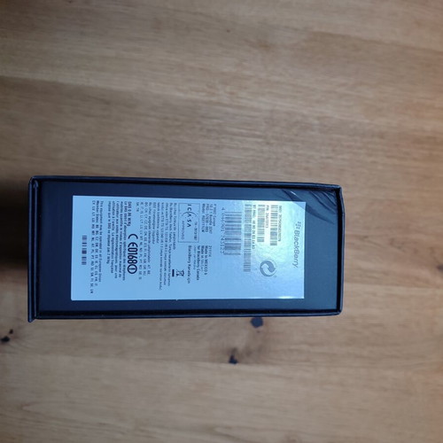 BlackBerry Porsche Design P'9982 smartphone new, silver, 8-11.9 MP camera