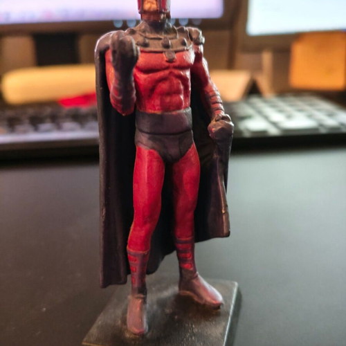 Eaglemoss Marvel Classic Magneto with magazine like new