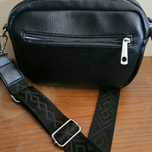 Maxfly crossbody bag like new, black with many compartments