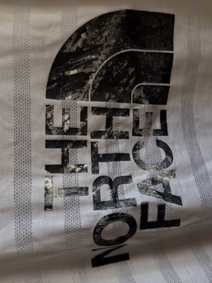 T-shirt The North Face like new, regular fit, white, size M