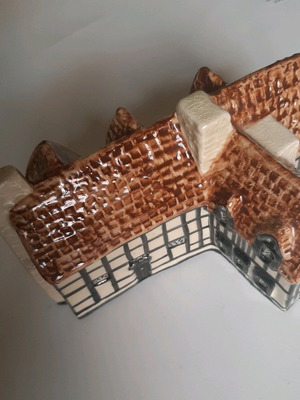 Handmade ceramic miniature Shakespeare house like new