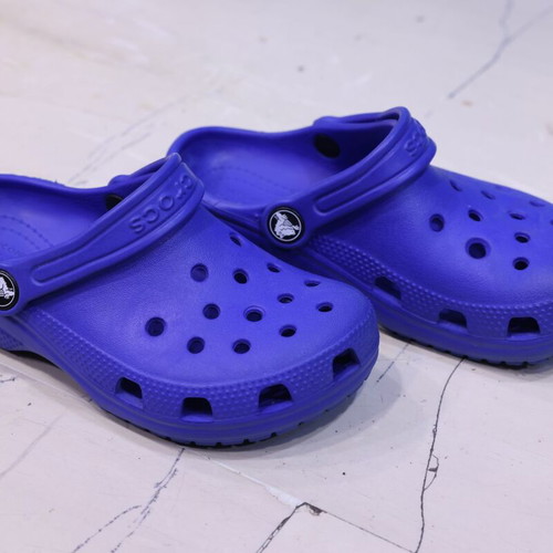 Crocs Classic Clog blue size 29-30 like new