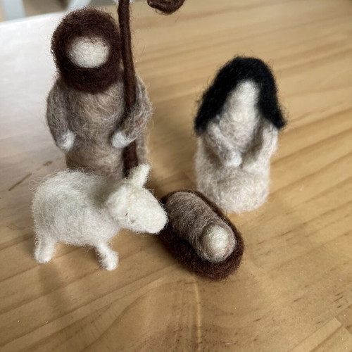 Woolen nativity scene with Mary, Joseph, baby Jesus and lamb