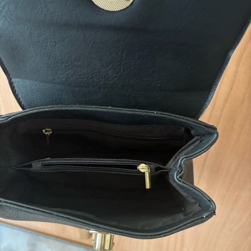 Crossbody bag like new, black