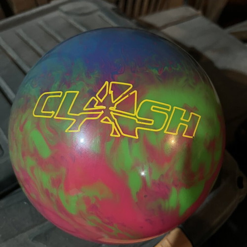 Clash bowling ball pink/blue/green 15lb