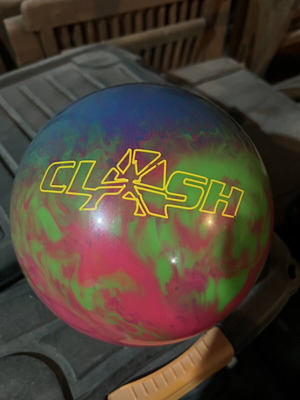Clash bowling ball pink/blue/green 15lb