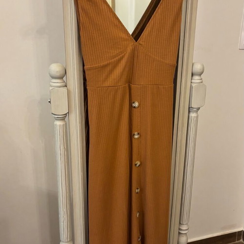Midi ελαστικό φόρεμα Bershka σαν καινούργιο, μπεζ καφέ, μέγεθος S