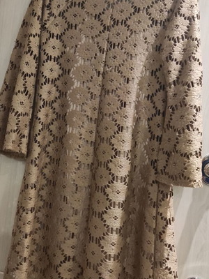 Πλεκτό γυναικείο φόρεμα σαν καινούργιο, χρυσό με σατέν μπλουζάκι Dejavu