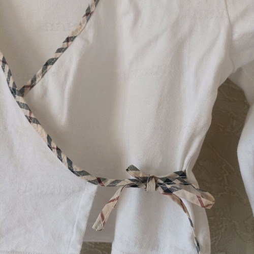 Burberry girls cardigan 8 years like new, white
